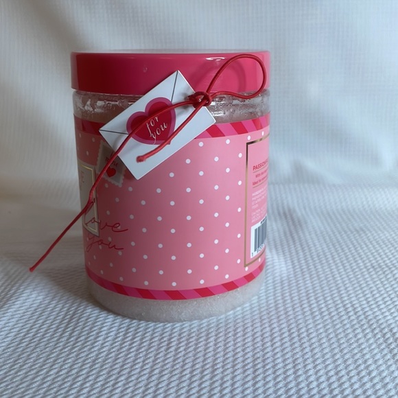 Exfoliating scrub - Picture 3 of 5